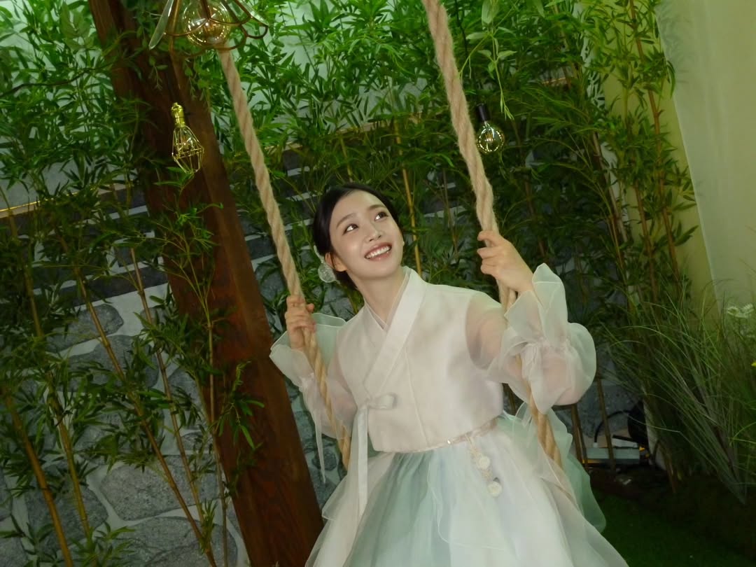 gpp ga serasi warnanya, nyang penting kita berdua selalu bersama. met maret yh gantengku. doanya samain aja kayak seluruh umat di dunia ini. <a href="/Jougmo/">Jungmo.</a> 🤍😎