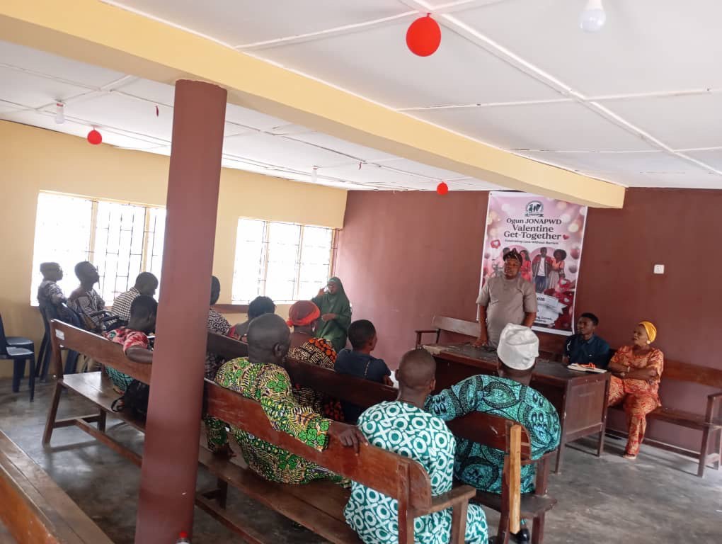 calx_66's tweet photo. When it comes to our health, we all want the same thing; to feel safe and protected.

We recently met with Joint National Association of People With Disability (JONAPWD) in Abeokuta to clear up the misconceptions surrounding the HPV vaccine.  

Read more: https://t.co/yZ3Urf9vhs https://t.co/LdOEYLruzh