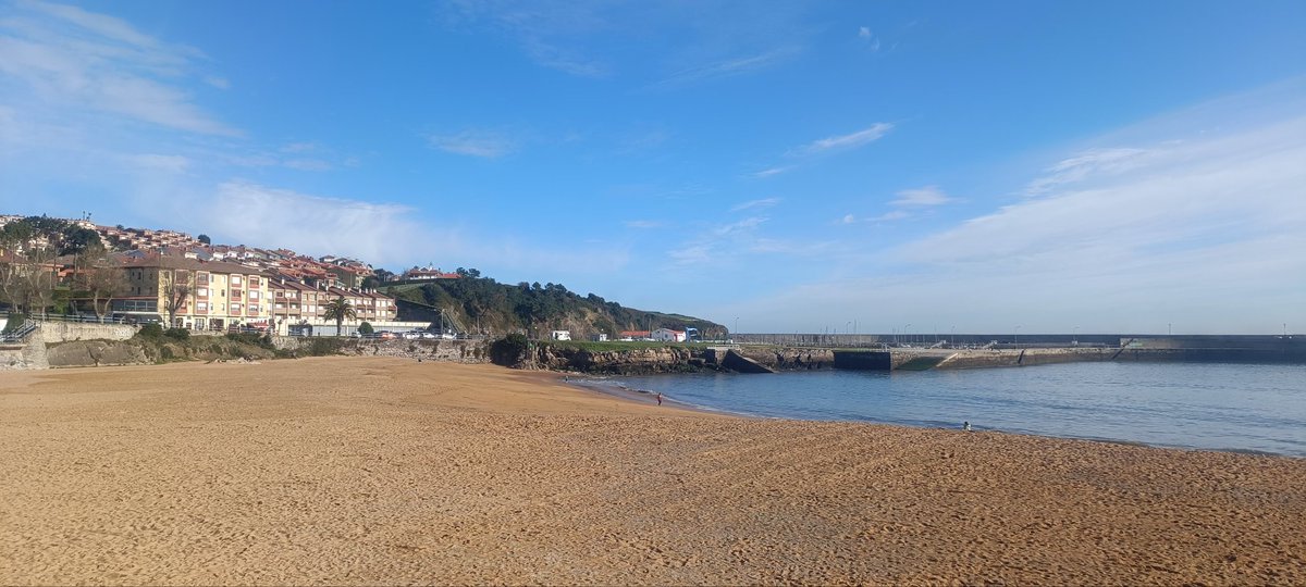 evaesfer89's tweet photo. Empezando Marzo con sol y ambiente agradable por Luanco @eltiempotpa https://t.co/d3TYKpKqmr