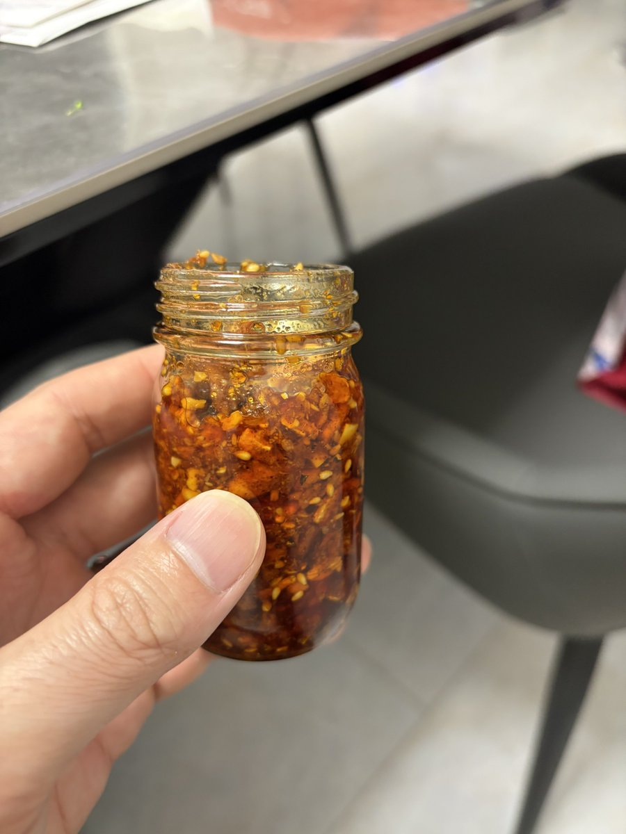 マナちゃんが作った食べるラー油メチャクチャ美味い！
市販されてる物と大差ない！