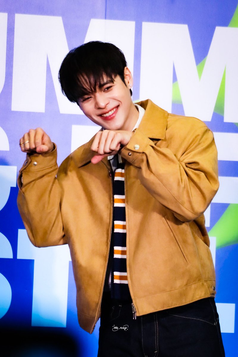 wsd_we11's tweet photo. แมวปูน 😸
#DevyxPoon
#poon_mit12 https://t.co/YSA9qwNWgc