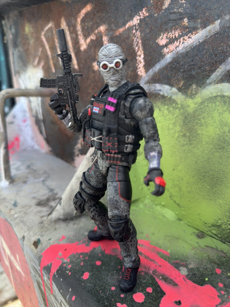 CletusOfCobra's tweet photo. Had some fun today in Las Vegas’ Arts District! (4 of 5)
In fourth: “The Eraser”, from @BigBadToyStore !
#actionfigurephotography #BigBadToyStore #OperationMonsterForce #LasVegas #TheArtsDistrict https://t.co/3S9hFhLqFy