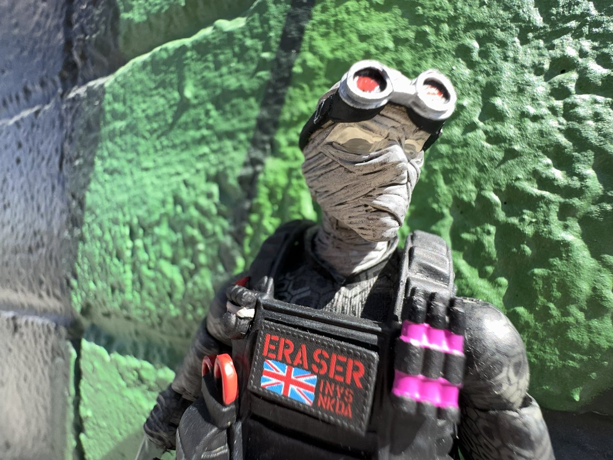 CletusOfCobra's tweet photo. Had some fun today in Las Vegas’ Arts District! (4 of 5)
In fourth: “The Eraser”, from @BigBadToyStore !
#actionfigurephotography #BigBadToyStore #OperationMonsterForce #LasVegas #TheArtsDistrict https://t.co/3S9hFhLqFy