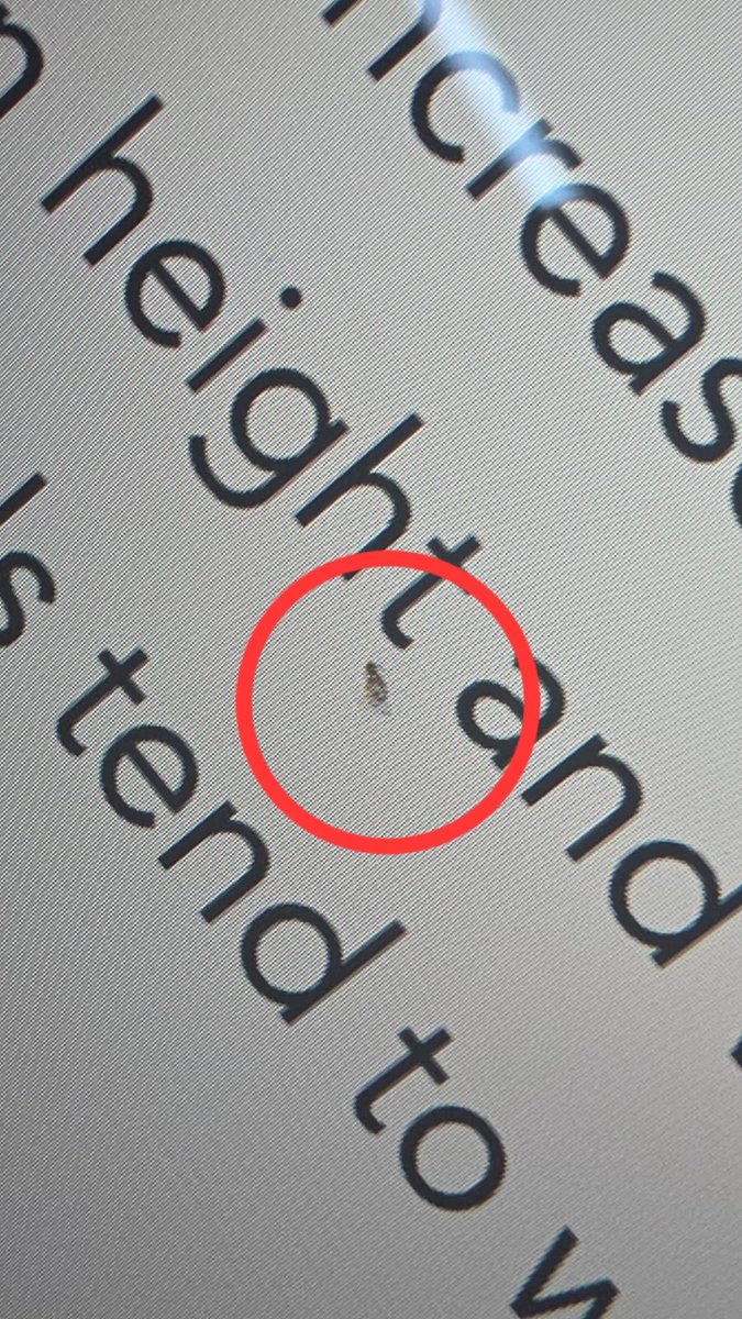 SafarHashim01's tweet photo. I found a visible particle that looks like an insect inside the sealed display of my MacBook Air M4, a device that's supposed to meet the highest quality standards. This should never happen on a factory-sealed screen..  #AppleSupport #QualityControl
#MacBookAir https://t.co/pO9RPRh2Eh