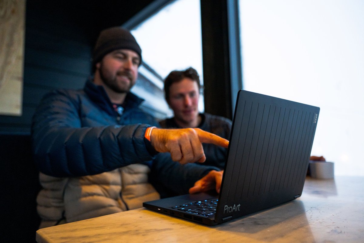 ASUS's tweet image. Editing at the summit? That’s normal for creators like--Jason Paul, Chris Rogers, and Laura Waddell. 🏔️💻
With the ProArt GoPro Edition, every peak, city, and moment becomes your creative studio.

Where would you open your laptop and start creating? 👇
#ProArt #GoPro #ASUS