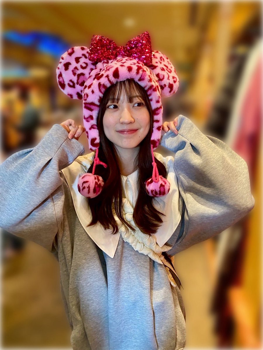 _koni_rei's tweet photo. ディズニー行った��🐭🎡🎈 https://t.co/PTak4VvkXO