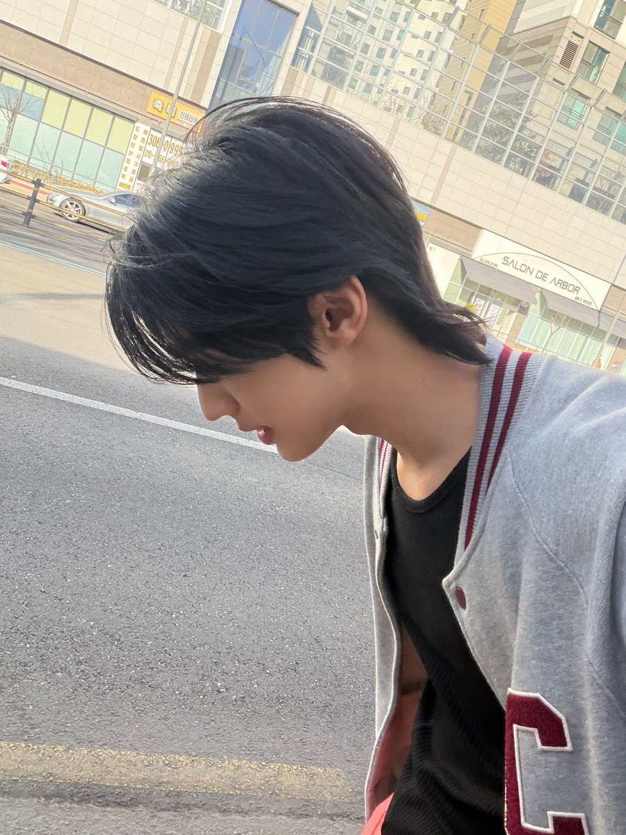 앙탈권위자 tweet media