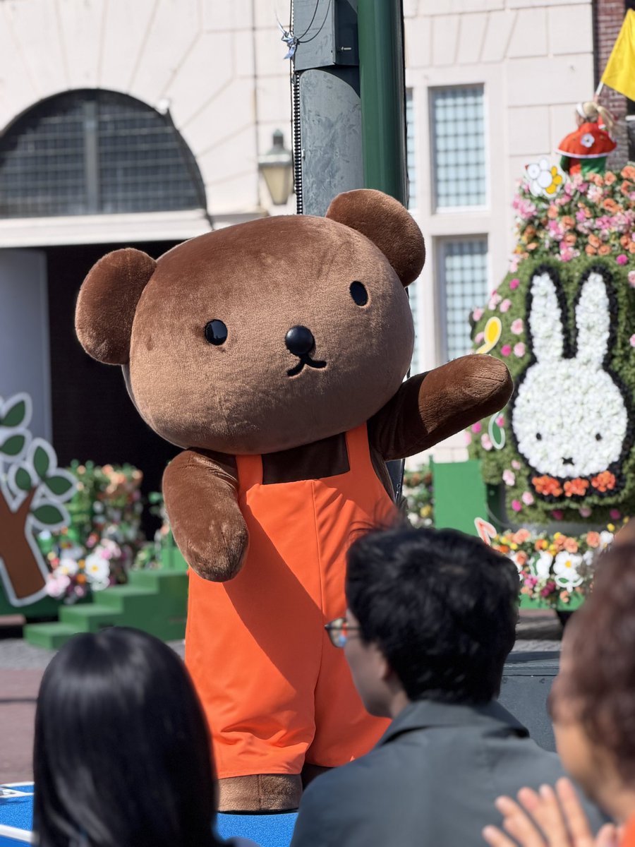 ZB1_710_roze's tweet photo. ハウステンボスのキャストもミッフィーも可愛すぎて🐰
#HTB_official #ハウステンボス https://t.co/VJjlnb4gT6
