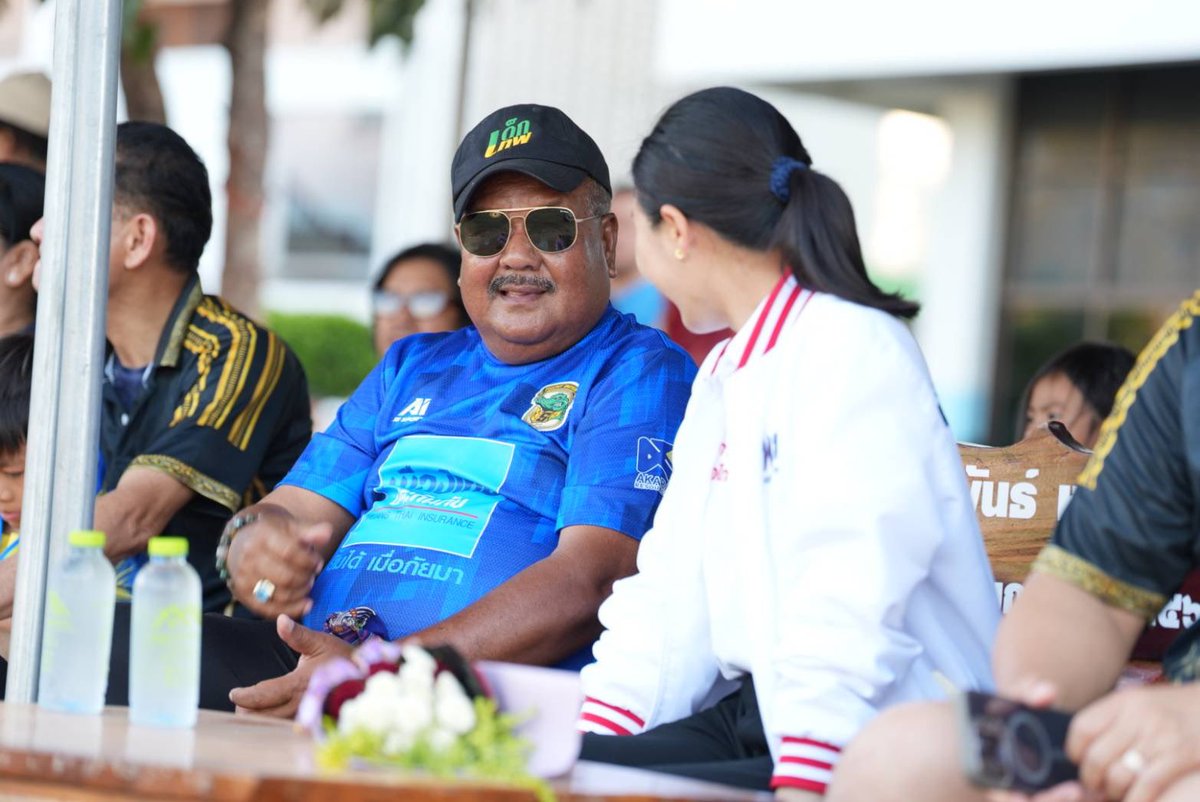 พลอย tweet media