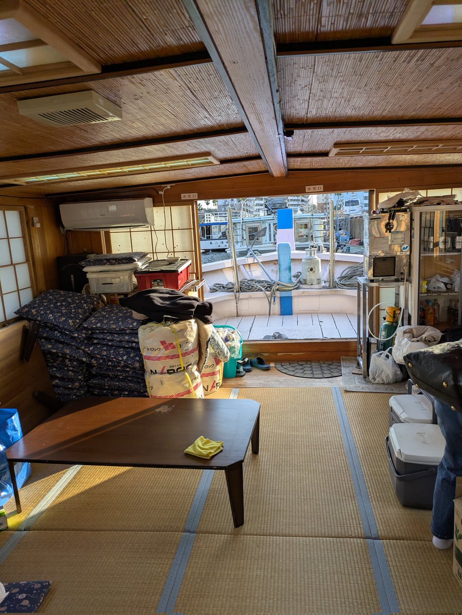 kocomo261's tweet photo. 新山下発の屋形船 https://t.co/cQpVQa9CVZ