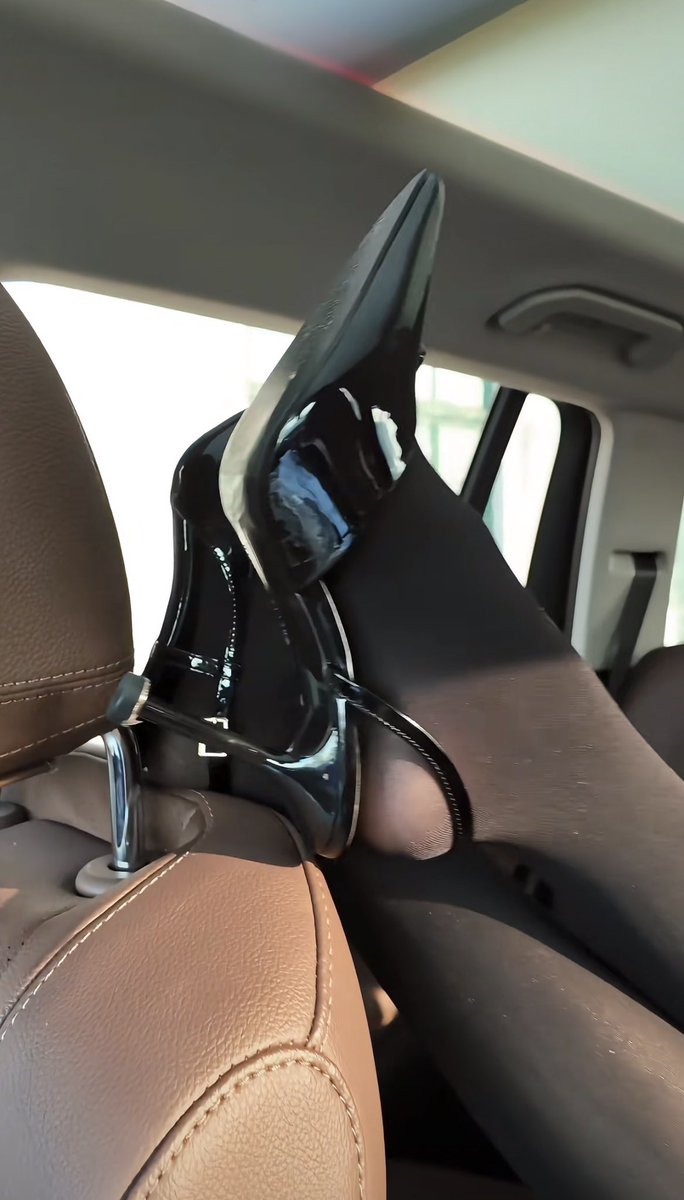 名鞋美脚 tweet media