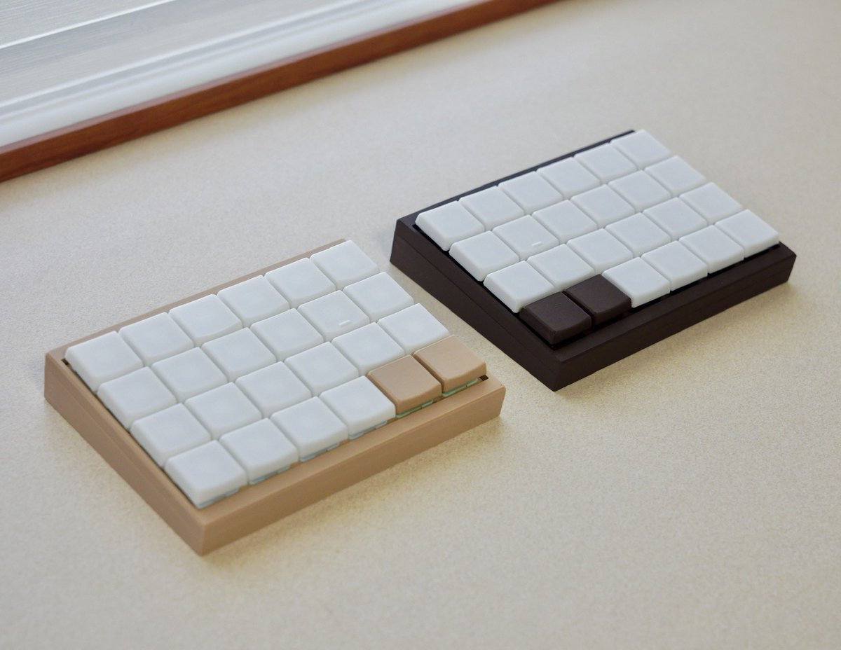 新色のカフェラテ（左）とカフェモカ（右） Keyboard: PEKS48 Switch