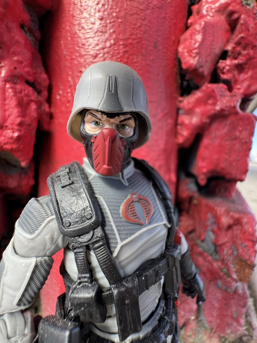 CletusOfCobra's tweet photo. All-around amazing day in Las Vegas’ Arts District! (5 of 5)
So many unique backdrops (including a fully-tagged dumpster!) for the figures!
#actionfigurephotography #GIJoeClassified #Cobra #Hasbro #GIJoe #LasVegas #TheArtsDistrict #BigBadToyStore #OperationMonsterForce https://t.co/5FvhU4Z811