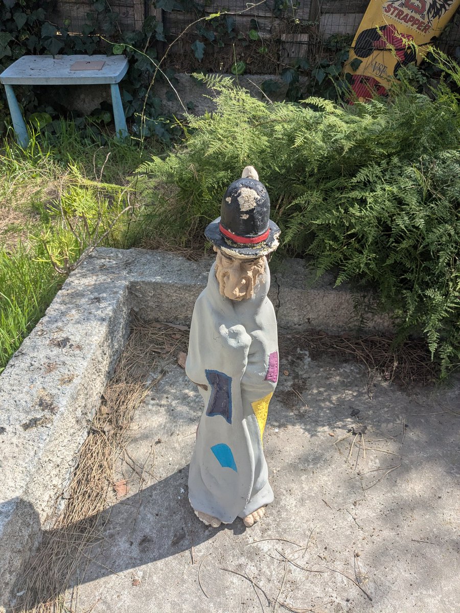 The_Rizzaii's tweet photo. Le daron solo depuis 2 mois et tema la statue indien sous variole qu'il ramène https://t.co/AWSMYjzMDF