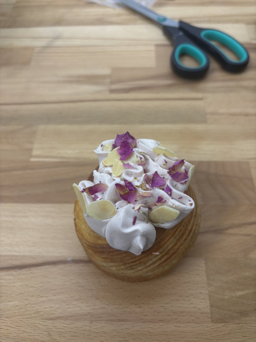 UladzisLOVE tweet media