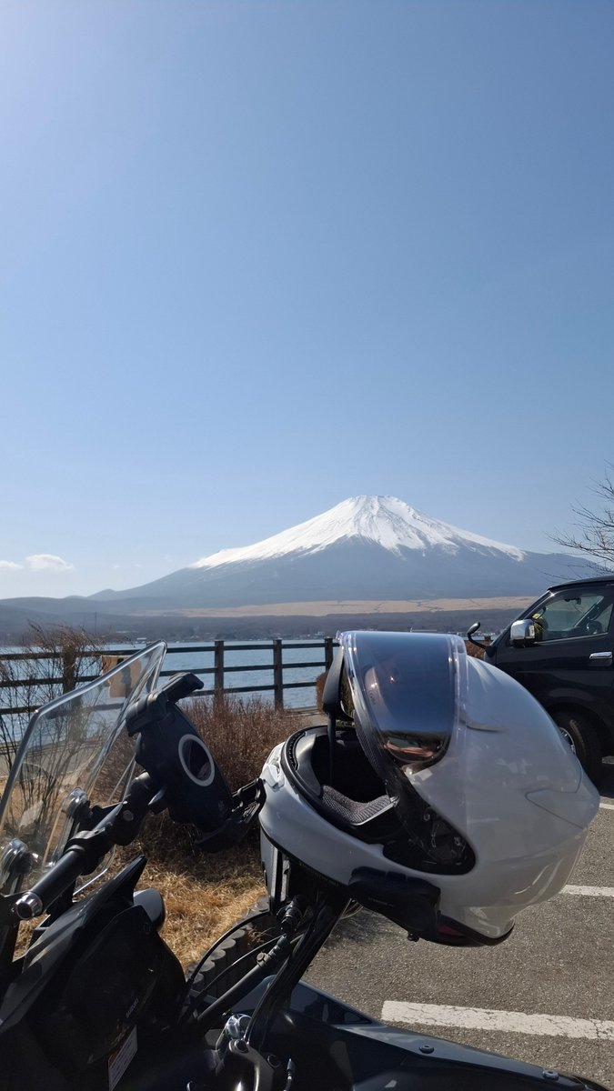 damako0531's tweet photo. 定期点検明けに
こないだのリベンジしに🗻

道志みち空いてて
走りやすかったので往復！

チェーンは黒から金に✨ https://t.co/ynZSRog5t3