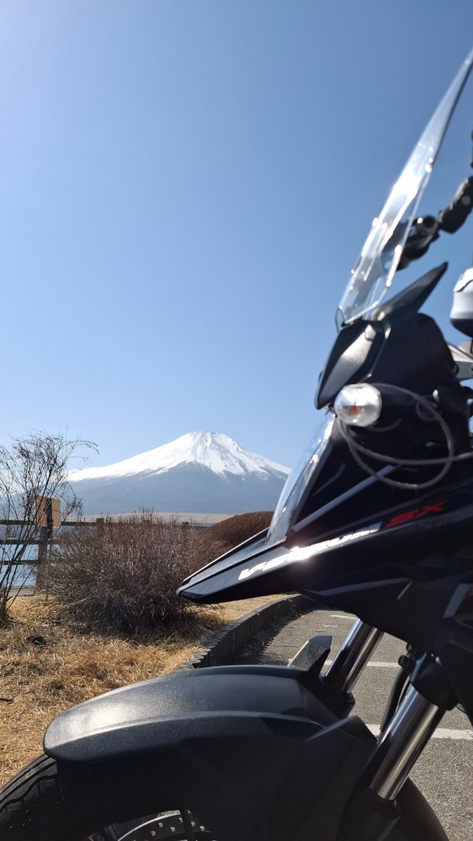 damako0531's tweet photo. 定期点検明けに
こないだのリベンジしに🗻

道志みち空いてて
走りやすかったので往復！

チェーンは黒から金に✨ https://t.co/ynZSRog5t3