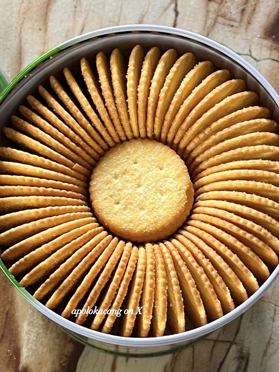 BIAR GAK ZONK… sini aku ajarin trik dapet KUE KALENG LEBARAN yg isinya padet rapet, minim celah begini😋👇🏼

pokoknya gada lagi cerita “beli kaleng bonus kue”👌🏼💯