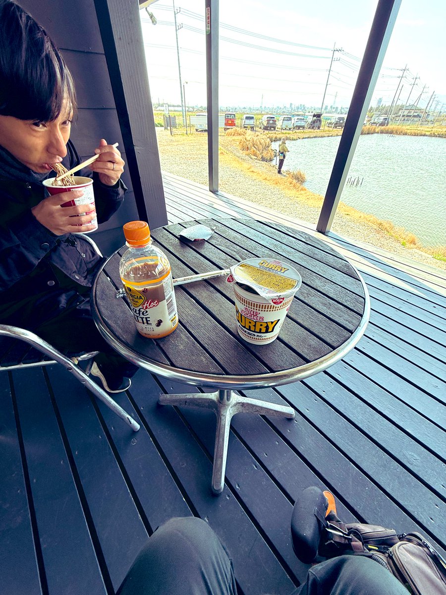 kokori45ko's tweet photo. 人生初のブラックバスの管理釣り場🎣
3人で参戦✌️✨
水温低いけど巻物中心にスタート‼️
TEX クーバイジュニア
カラーはブラックバックチャートのただ巻きとシェイキーで✌️
カラーローテしながら良い感じ✨
地蔵さんのボックスにはビッグなトップゲームのルアーが🦄💭‼️
#BRGD
#後半へー続く https://t.co/RfGM9OaXQ9