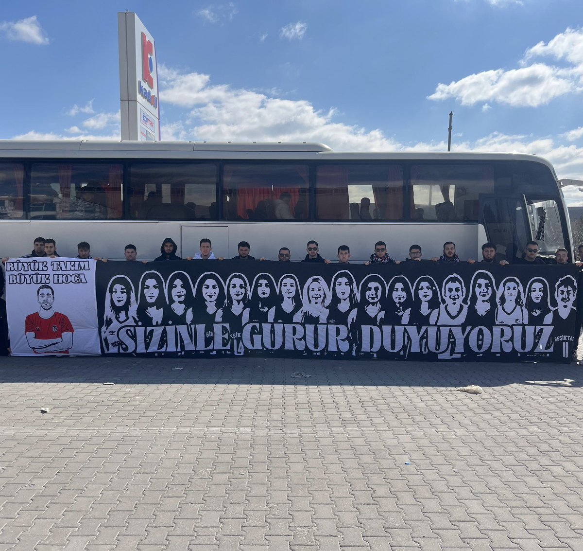 unibjkankara's tweet photo. ŞAMPİYONLUKLAR İNAN BAHANE!

Beşiktaş Voleybol B takımımızı desteklemek için Eskişehir yollarındayız. https://t.co/7HCSZMZOcj