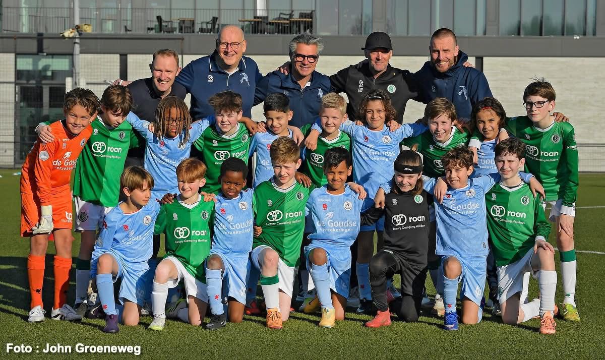 V.V. Bavel tweet media