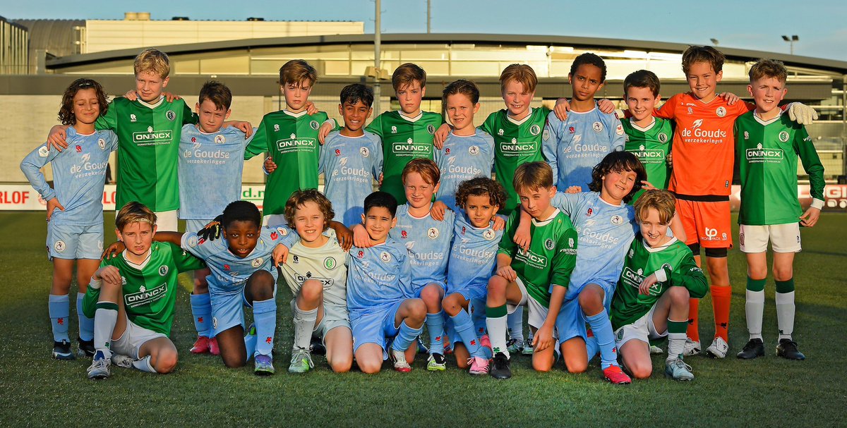 V.V. Bavel tweet media