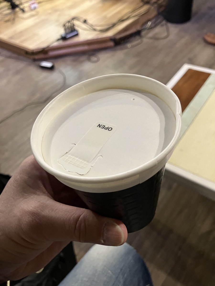 MTM workshop vol.2
真空管ギターアンプを知る

に参加してきました。
ギターとギターアンプに関して、何となく漠然と捉えていた所が自分の中で少し整った感覚があります。

また、アンプ製作者の思考を知る事ができてとても有意義な時間でした🎸