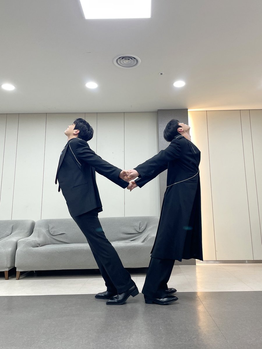 리베란테 Libelante tweet media