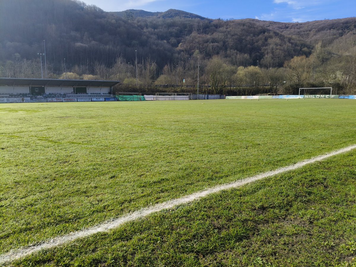 📍Fumea Lolo Rodríguez 
<a href="/NALONCF/">Nalón CF</a> #Madalena
#Nalonizate #SomosUno