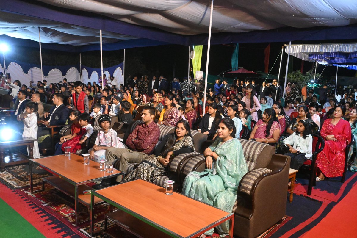 43BnSSB_INDIA's tweet image. सेवा, अनुशासन और त्याग की मिसाल, 43वीं वाहिनी 14वें स्थापना दिवस पर गौरवपूर्ण परंपराओं को स्मरण करते हुए हर्षोल्लास के साथ समारोह आयोजित किया गया। सांस्कृतिक कार्यक्रमों ने एकता और उत्साह का संदेश दिया।
@SSB_INDIA 
@SSBFTRLUCKNOW 
@SSBSHQGKP 
#servicetonation #bravery #prideyear