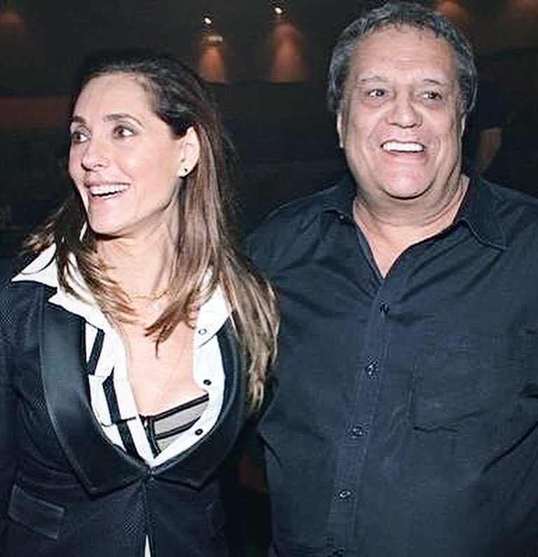 Christiane Torloni presta homenagem ao ex-marido, pai de seus filhos Leonardo e Guilherme, o diretor e ator Dennis Carvalho.  ➡️ Veja a homenagem em :
instagram.com/p/DVT1qPfDuIX/…
#Christianetorloni #Denniscarvalho #RIPDennisCarvalho