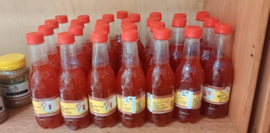 SaprossB's tweet photo. Kiwanda "SOSANUBU" (Société pour la Santé Nutritionnelle au Burundi) kinaandaa vyakula na vinywaji mbalimbali ambavyo zaidi ya kukidhi njaa ni tiba na kinga dhidi ya magonjwa mbalimbali. https://t.co/KbWmI7YjW7