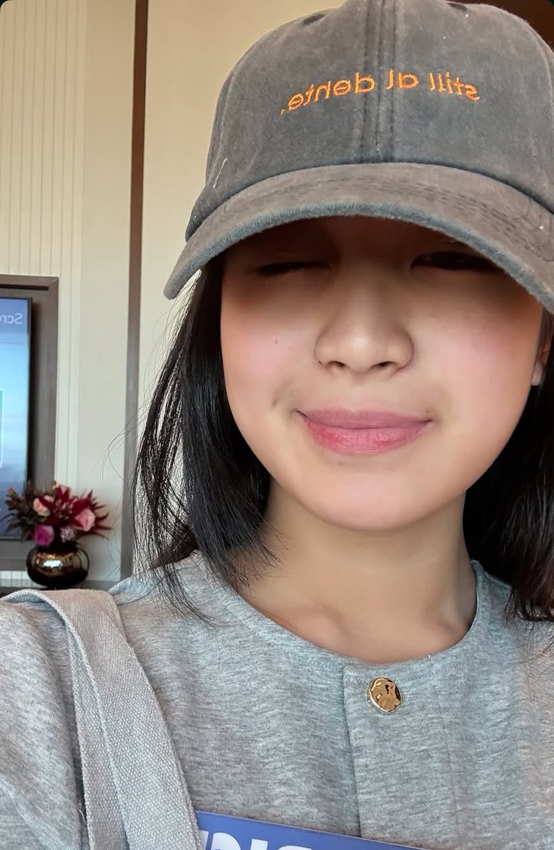 koxjjl's tweet photo. wow same naka-cap 🤪 https://t.co/4M5sOQsJ5i