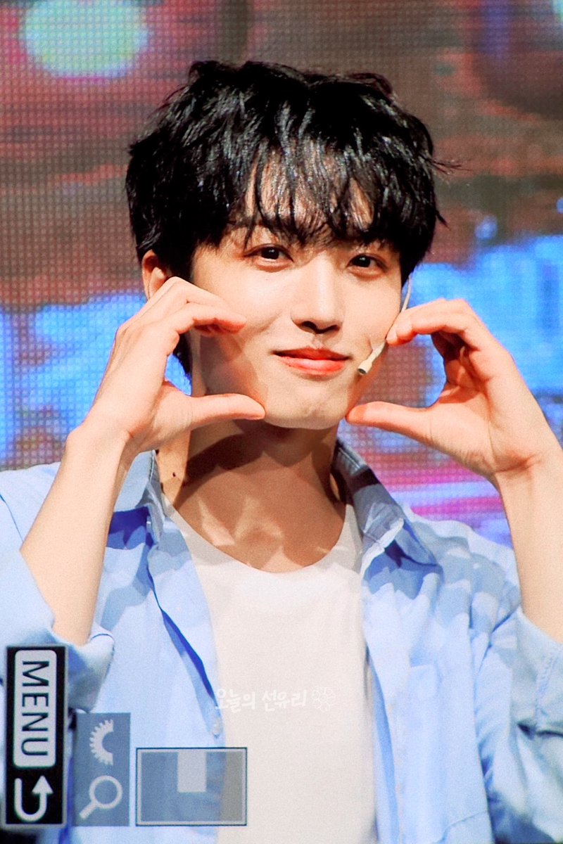 Bloom_1106's tweet photo. 260301 써니텐 𝙿𝚛𝚎🌸   

🐰🫶🏻

@yyyein_n #SUNYOUL #선율 #내마음_블룸블룸 https://t.co/2Q5TpvNGdh