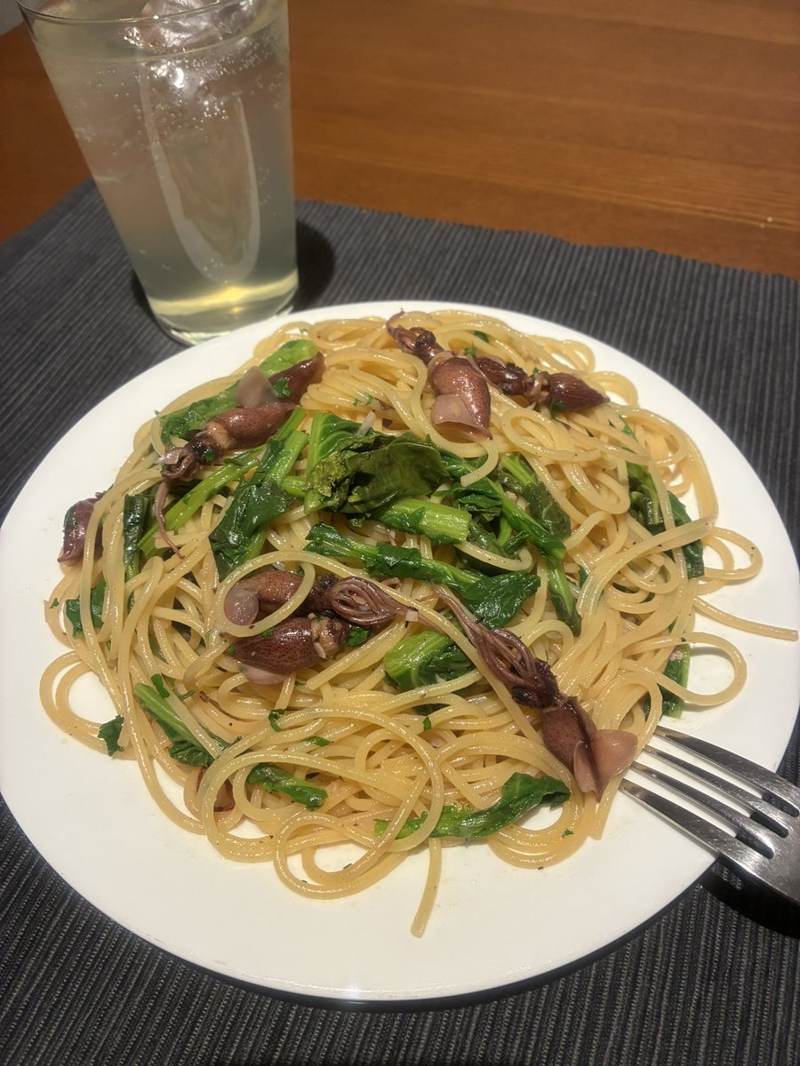 Loki031's tweet photo. 暖かくなって来たので
春っぽいパスタ🍝
冬アウターもう仕舞っちゃったから
もう寒くなるんじゃねーぞ https://t.co/mNd7S1IGzg