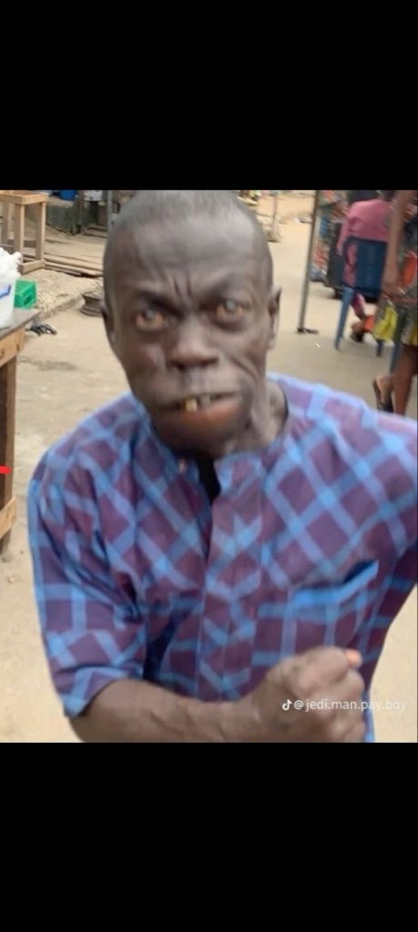 Soldier:- who goes?
Bandit:- government kids
Soldier:- sorry oga I no,no say na you

Soldier to unarmed citizen 👇