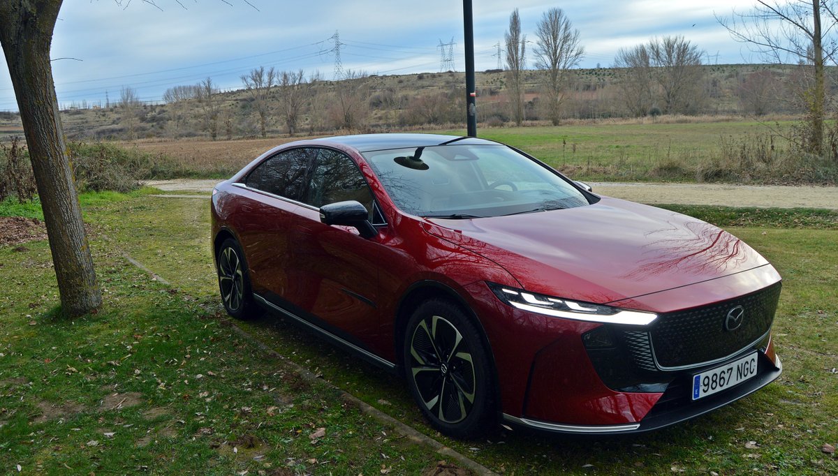 Representa el pináculo en cuanto a tecnología de la marca y todo, lo montaba nuestro modelo. <a href="/grupodesantiago/">Grupo de Santiago Automoción</a> <a href="/MazdaEspana/">Mazda España</a> <a href="/MazdaOficial/">Mazda México</a> <a href="/Mazda_PR/">マツダ株式会社</a>  <a href="/MazdaParaguay/">Mazda Paraguay</a> <a href="/MazdaPanama/">Mazda Panamá</a> <a href="/mazdacolombia/">Mazda Colombia</a> <a href="/clubmzd/">Club Mazda España</a>