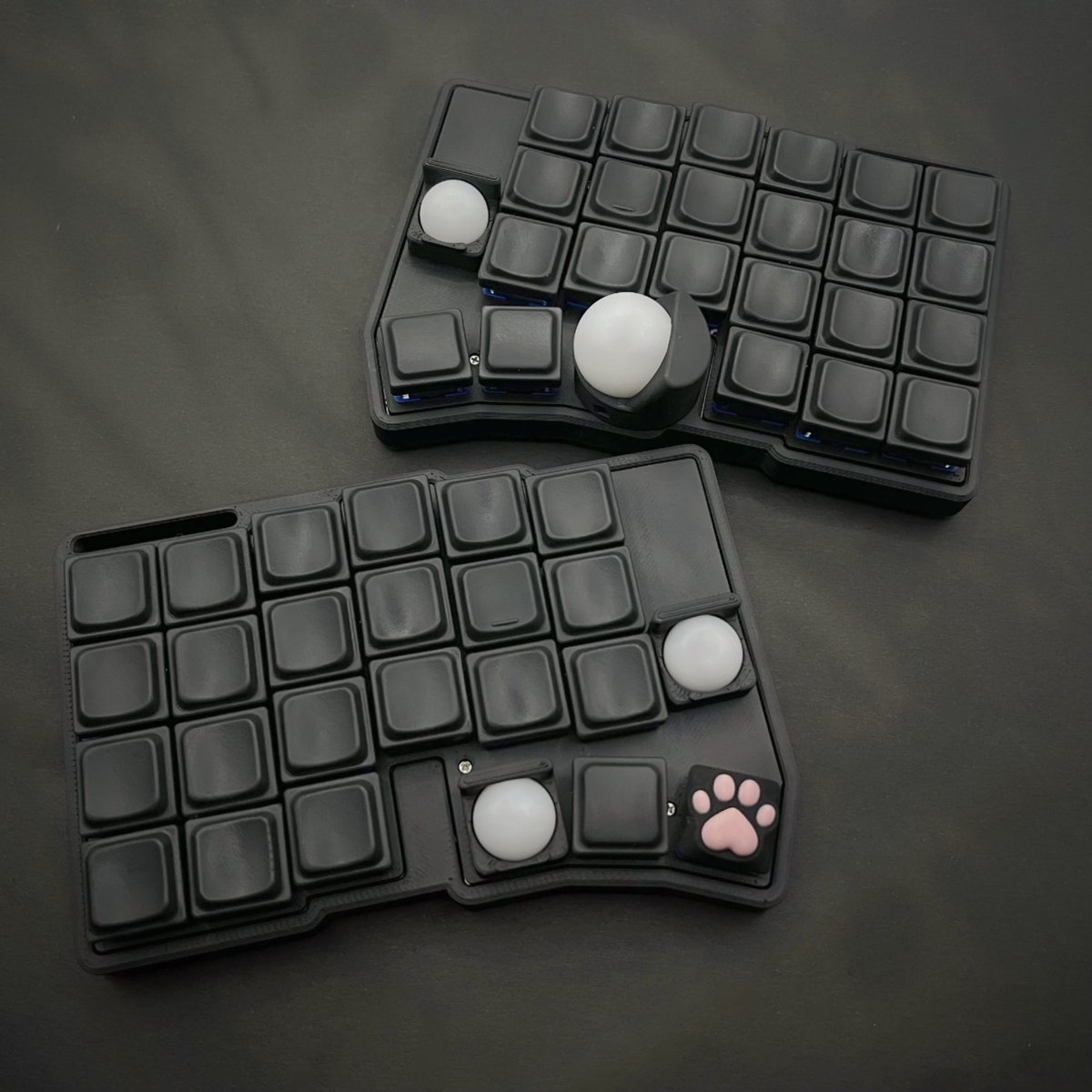ねこの手ブラック🐈 Keyboard: Corchibi Keycap: LAK chibi & Cat paw