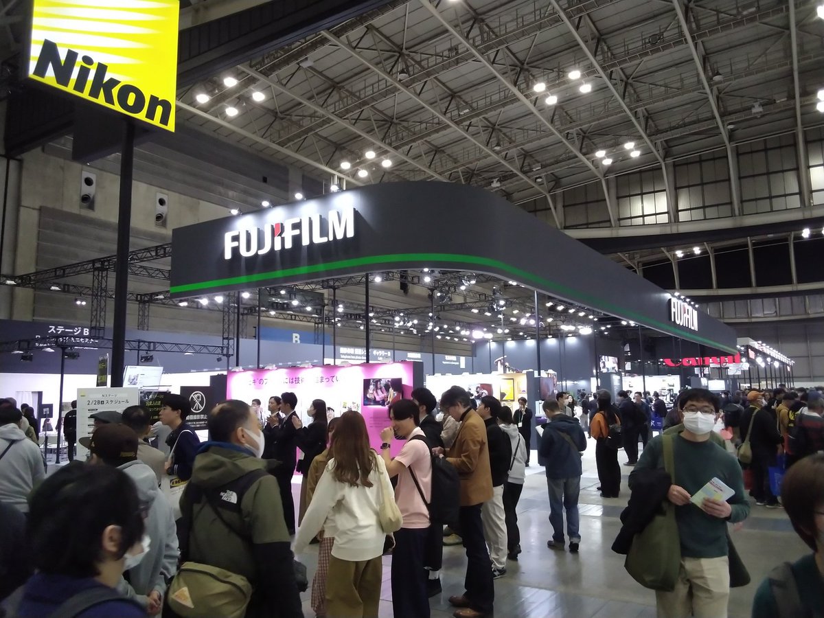 mat489's tweet photo. ソニー、富士、ニコン、キャノン https://t.co/TxKqeNkXUx