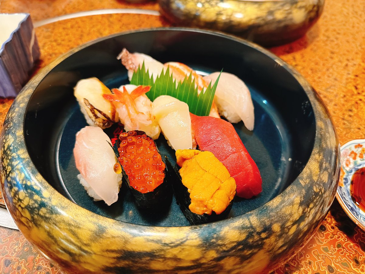 kubinyan's tweet photo. おすし https://t.co/V493vElu3o