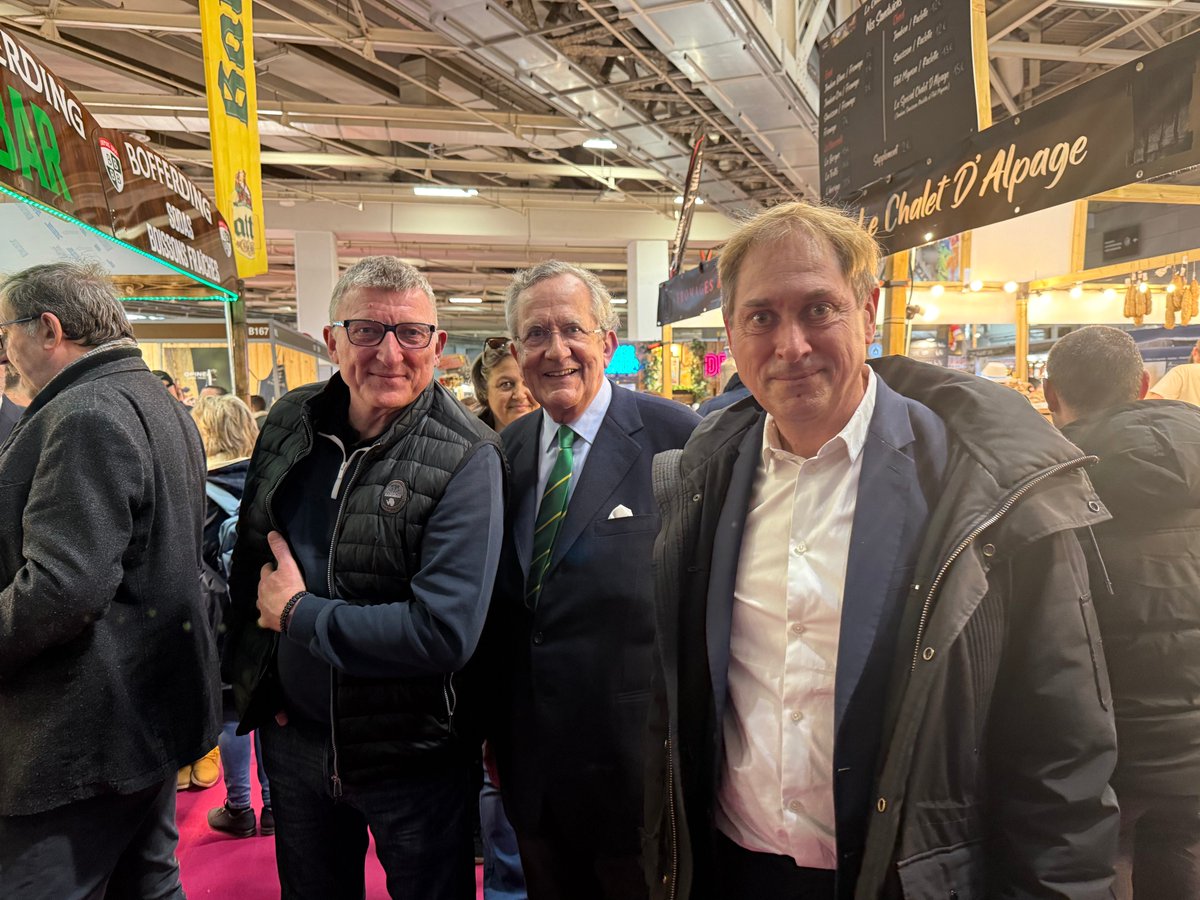 JPCarpentierUE's tweet photo. J’ai eu l’honneur, en ma qualité de Consul honoraire du #Luxembourg, de me rendre au @Salondelagri , où j’ai eu le plaisir de rencontrer les représentants de la Brasserie Nationale (#Bofferding), à l’aimable invitation de son dirigeant, Monsieur Georges M. Lentz, que je tiens à remercier très sincèrement.

Cette visite a également été l’occasion, comme chaque année, d’aller à la rencontre des acteurs du monde #agricole et d’échanger avec eux sur les défis #contemporains auxquels ils sont confrontés, sujets sur lesquels je m’exprime régulièrement dans Le Contemporain.

Les échanges avec Gaetan Brault, présent sur le salon, ont permis de mieux appréhender les enjeux à la fois #politiques, #économiques et #sociétaux d’une #agriculture dont la compétitivité et le modèle structurel sont aujourd’hui en profonde mutation.

La journée s’est conclue sur une note résolument positive, en présence de Monsieur Claude Trierweiler, #Consul du Luxembourg à Paris, lors d’une réception mettant en lumière le dynamisme des produits agroalimentaires #luxembourgeois, et tout particulièrement celui de la bière luxembourgeoise.