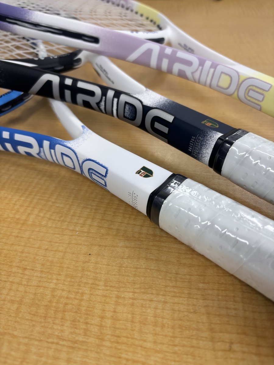 munesuesports's tweet photo. YONEX ソフトテニスラケット新製品✨

エアライド  入荷致しました🫶🏻️ ̖́-

ぜひ店頭でご覧下さい✌️✌️
#ムネスエスポーツ #YONEX #yonex #ヨネックス #ソフトテニス #softtennis #ソフトテニスラケット #エアライド #AIRIDE #入門モデル #ラケットスポーツ #スポーツショップ #山口県 #下松市 https://t.co/bZvp5ozSLW