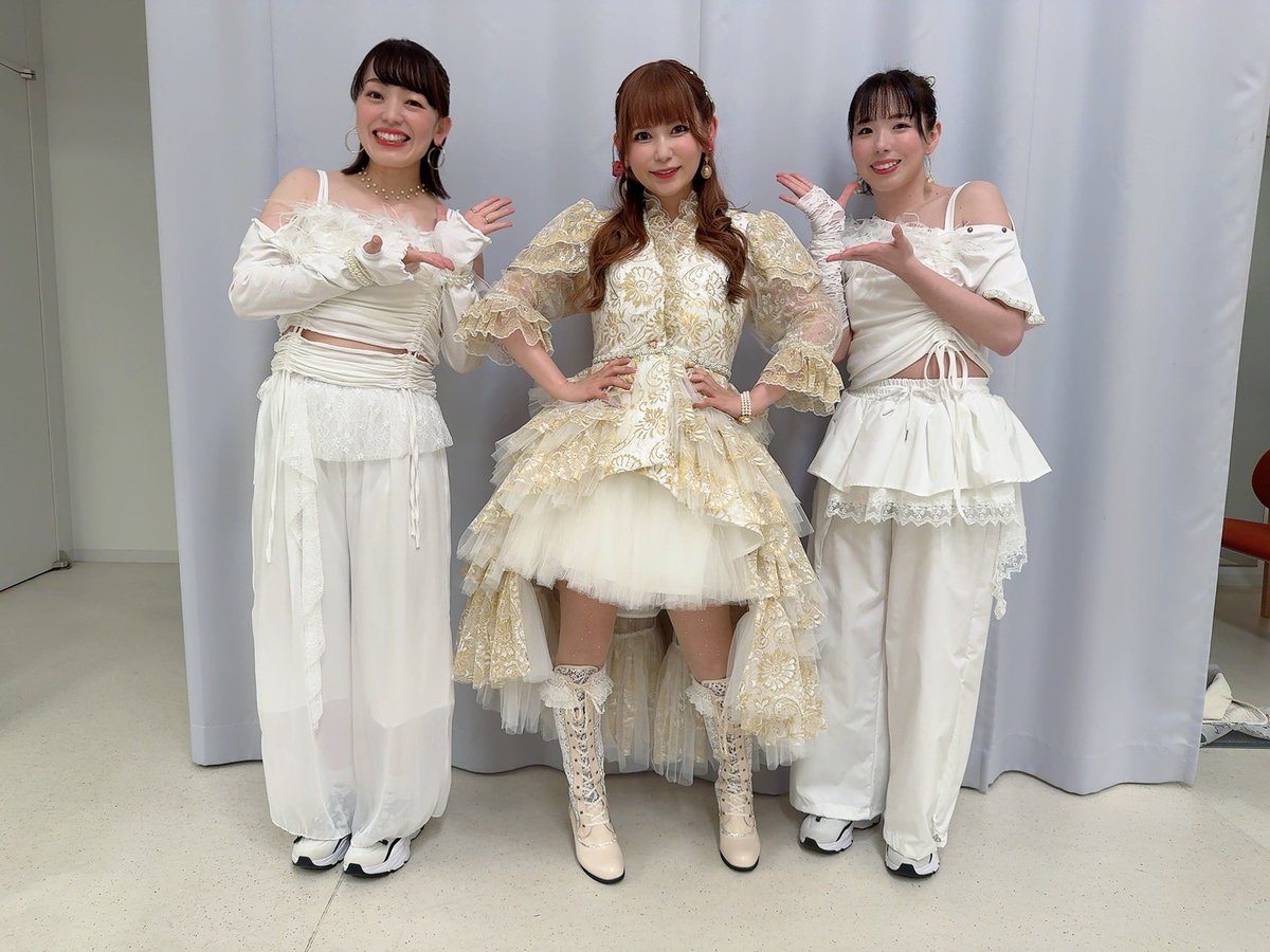 ダンサーのマミタスターズと！ ダンス曲もたくさん！ 中川翔子 完全