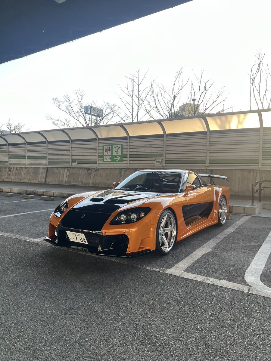 rx7_koma's tweet photo. 東大阪PA
明るい時間に来たの初めて https://t.co/8NaBg1GlSX