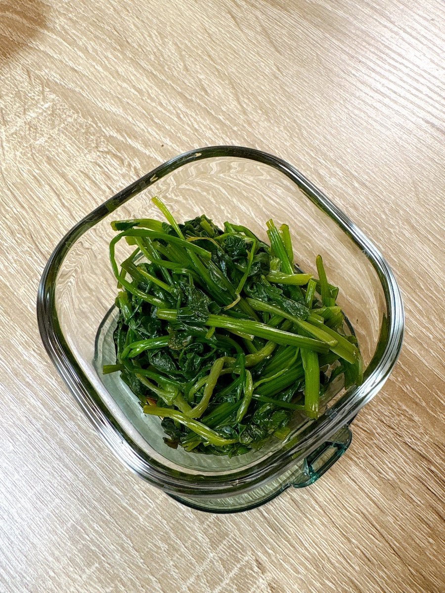 yu_ouchigohan's tweet photo. #ゆーさんちのおうちご飯 
#作り置き 

セリとカブをたくさん貰ったので...

＊豆腐とカブのトロトロ煮
＊白菜と鶏とカブのスープ煮
＊セリのお浸し https://t.co/93NjTcKKe4