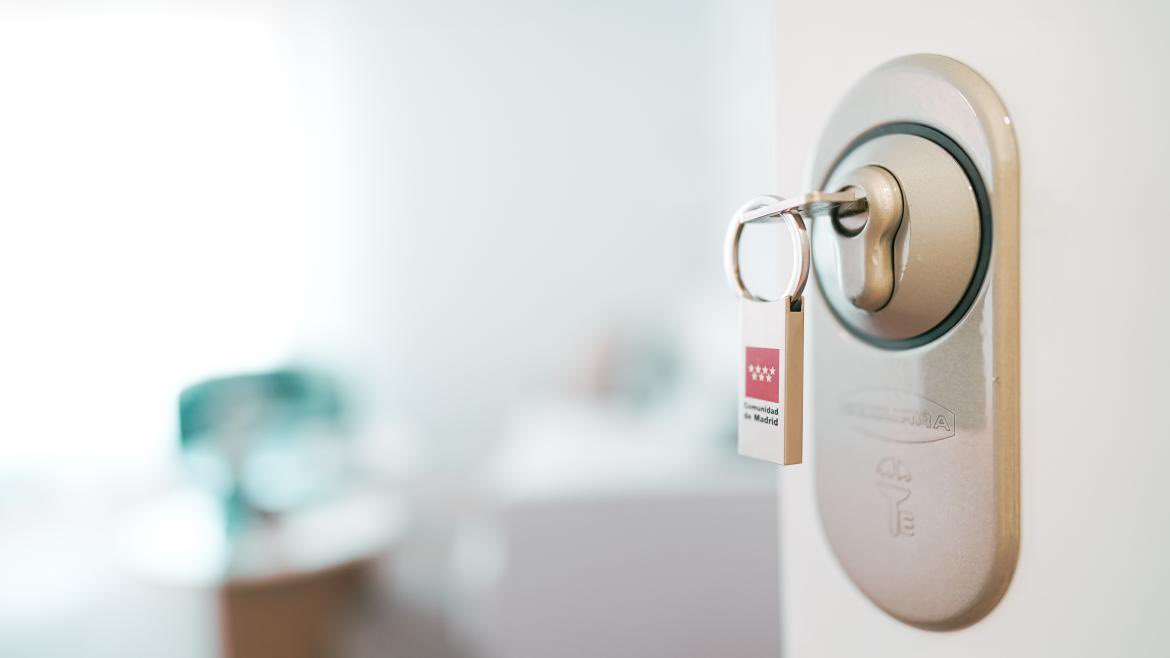 🏠 La <a href="/ComunidadMadrid/">Comunidad de Madrid</a> aprueba más de 10,8 millones para proteger el patrimonio de la Agencia de Vivienda Social.

➡️ El Gobierno regional construirá más de 2.100 nuevos hogares para familias vulnerables en la presente Legislatura.

+Info: c.madrid/v94tj