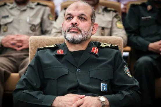 İran Devrim Muhafızları'nın yeni komutanı Ahmet Vahidi oldu.
*
Vallahi cesur adammış...
*
Bu kadar casusun cirit attığı..
*
Muhalif maskesiyle hainlik yapanların olduğu bir ülkede, resmen ecele talip olmuş..