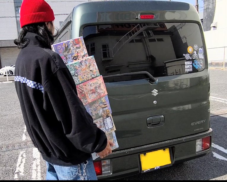 BP_ARMY33's tweet photo. 人生初の100冊以上ある漫画大人買い🔥
最近ブンちゃんが一回も見た事なかったワンピースの漫画を今更ながら急に読みたくなったらしい...
と言いつつ私も60巻位までしか読んでなくてずっと先気になってたしすぐ探しに！
格安の8千円でまとめ売りしてる店見つけてゴッソリ購入、この量はなかなか圧巻😁 https://t.co/zj4jzfUyk1