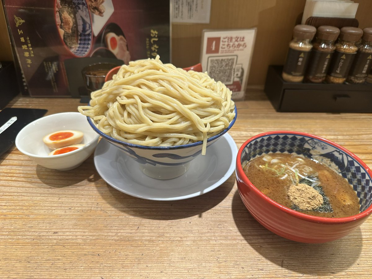 sapphire4731's tweet photo. いっぱい食べたいというのを言っていた昨日
食べれた方かな？？
たぶん1日で3kg弱なので少ない方だけど💦 https://t.co/aqG7tyUfXe