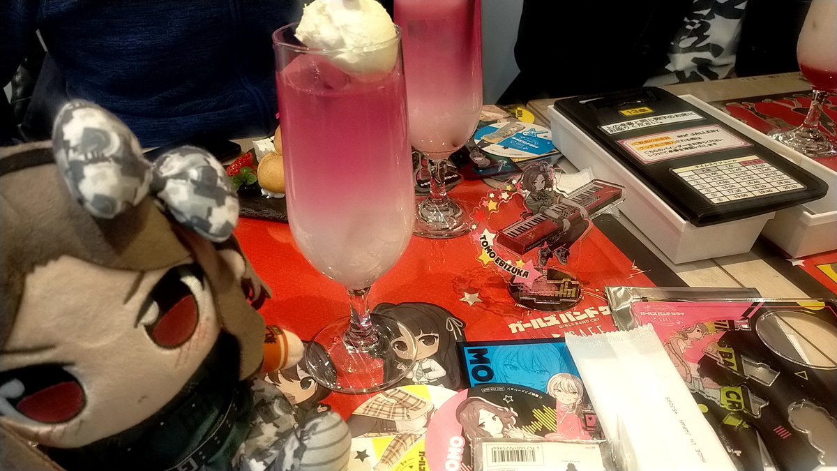 41349337240a449's tweet photo. コラボカフェ後半戦行ってきました🤘内容は前半と大きくは変わらず
#ガールズバンドクライ 
＃ガルクラ
#トゲナシトゲアリ https://t.co/BXoA86G3Cs